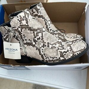 Vionic Black and Cream Snakeskin Ankle Booties